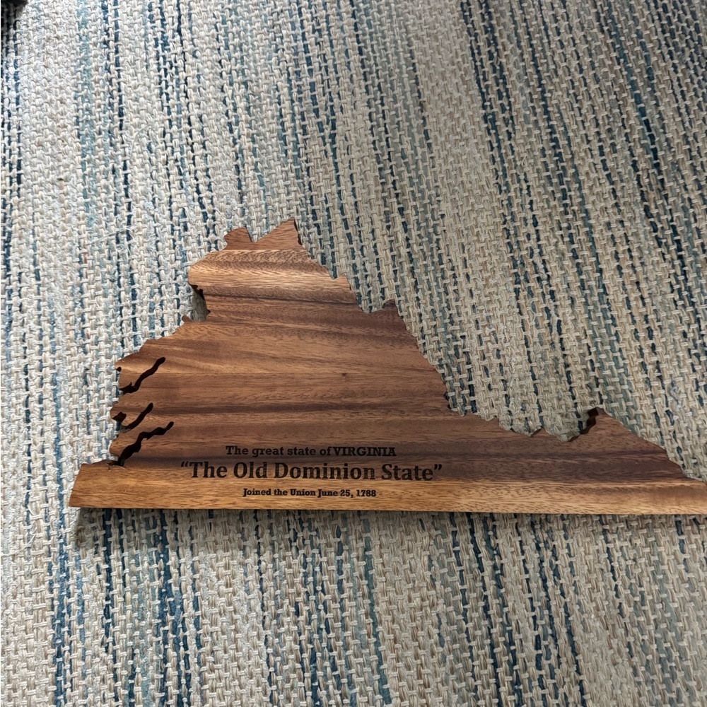 VA Wooden State Wall Decor - Picture 3 of 6